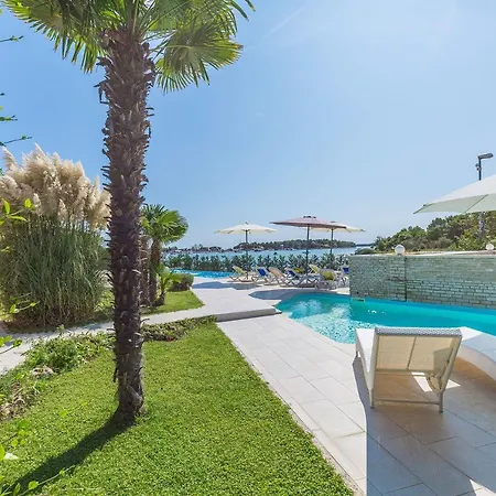 Bezaubernde Fewo Direkt An Der Adria Mit 2 Pools, Klima, Wlan, Meerblick, Terrasse, Grill Und Parkplatz Appartamento