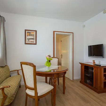 Bezaubernde Fewo Direkt An Der Adria Mit 2 Pools, Klima, Wlan, Meerblick, Terrasse, Grill Und Parkplatz *