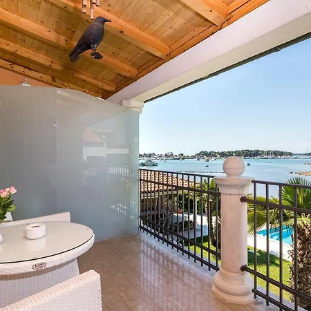 Bezaubernde Fewo Direkt An Der Adria Mit 2 Pools, Klima, Wlan, Meerblick, Terrasse, Grill Und Parkplatz * Medolino