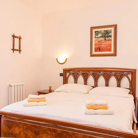 Bezaubernde Fewo Direkt An Der Adria Mit 2 Pools, Klima, Wlan, Meerblick, Terrasse, Grill Und Parkplatz Appartamento *