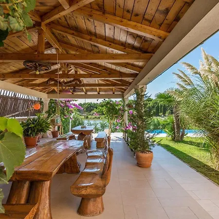 Appartamento Bezaubernde Fewo Direkt An Der Adria Mit 2 Pools, Klima, Wlan, Meerblick, Terrasse, Grill Und Parkplatz